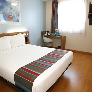 Отель Travelodge Poblenou