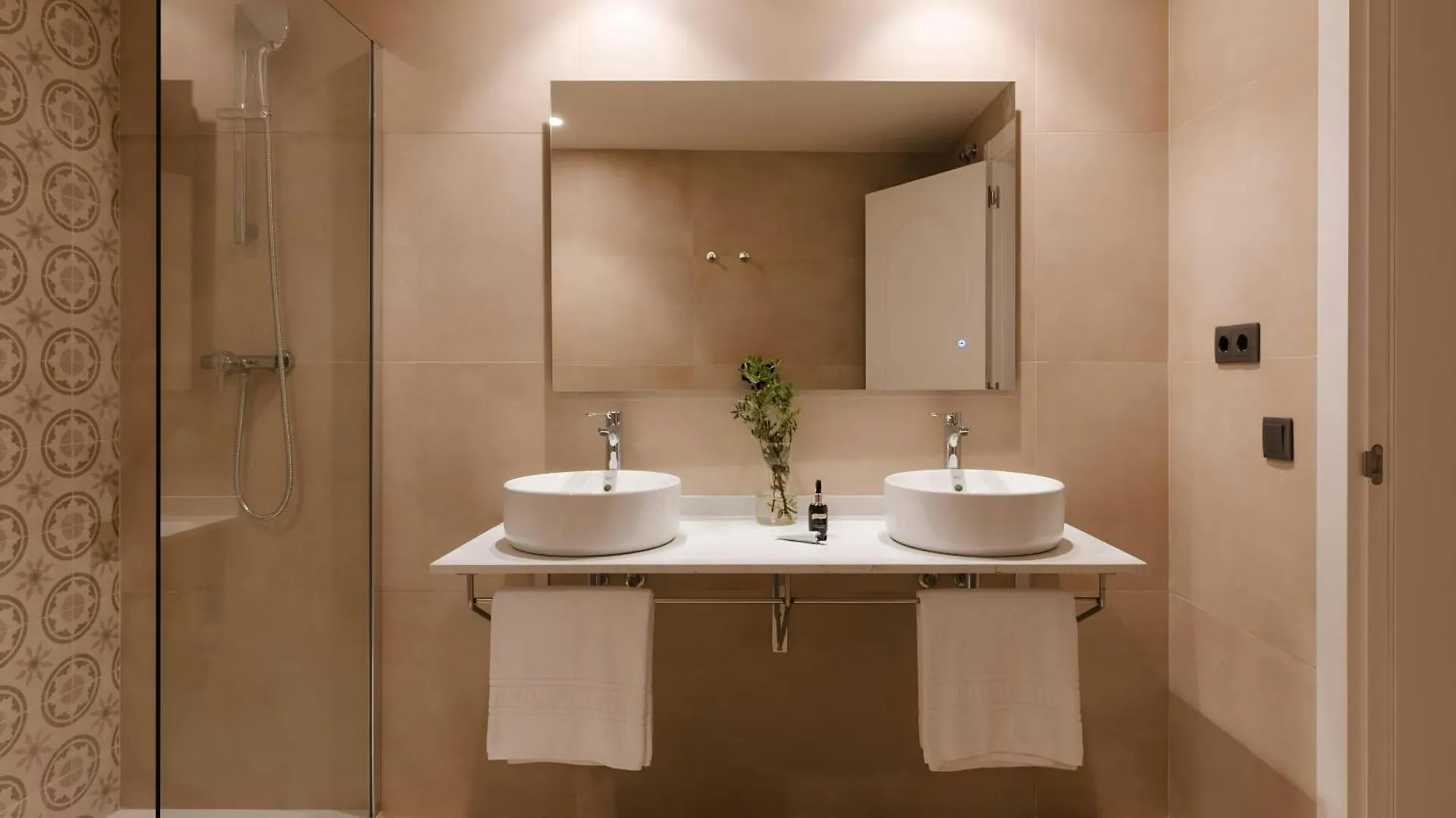 Los Arcos Hotel Gothic Quarter, Sonder By Marriott Bonvoy Barcelona